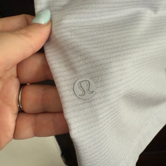 LULULEMON | Men's Evolution Stripe Polo Light Gray Tech Polo | Large - Picture 6 of 6